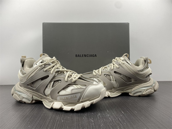 Ba*len*cia*ga track 3.0