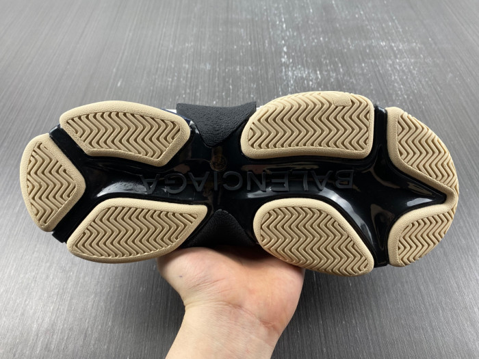 Ba*len*cia*ga triple s