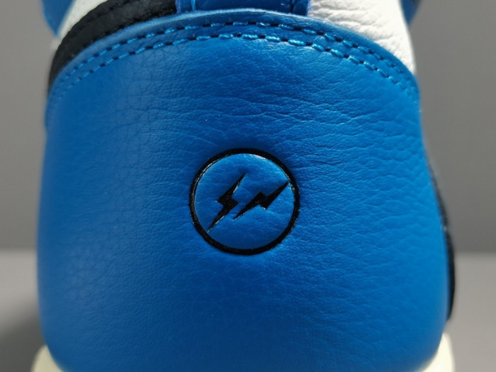 travis scott x fragment x air jordan 1 high og sp military blue dh3227-105 (with updated box)