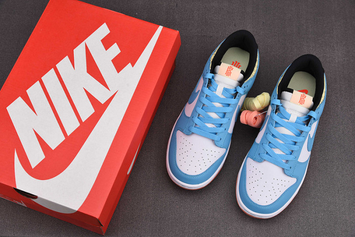 kyrie irving nike dunk low  dn4179-400