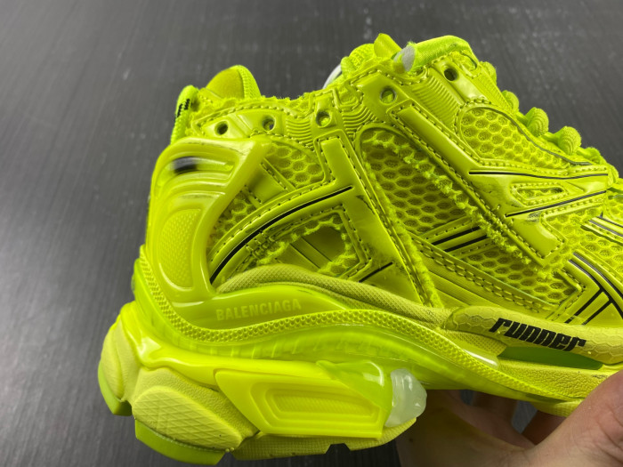 Ba*len*cia*ga -runner