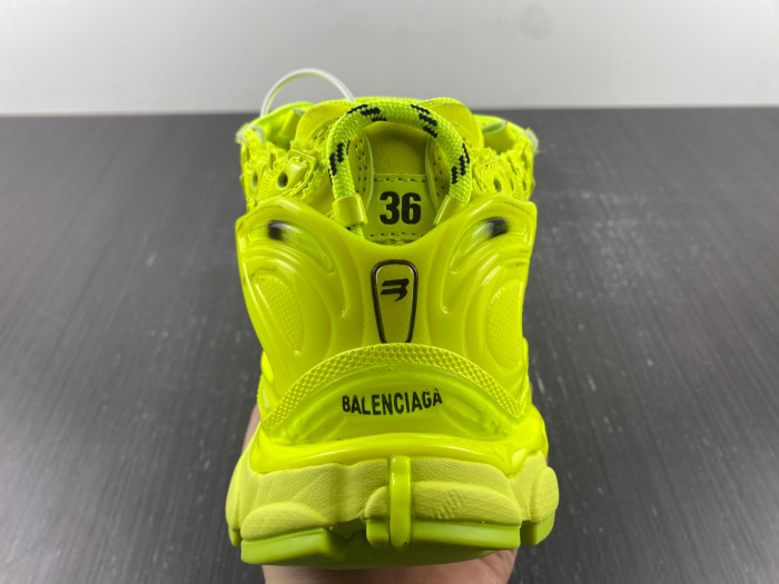 Ba*len*cia*ga -runner