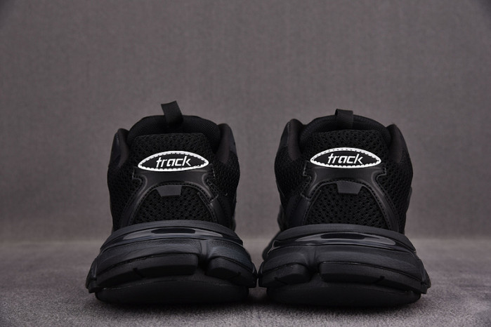 Ba*len*cia*ga track 3.0