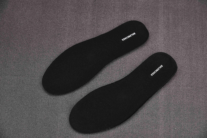 Ba*len*cia*ga track 3.0