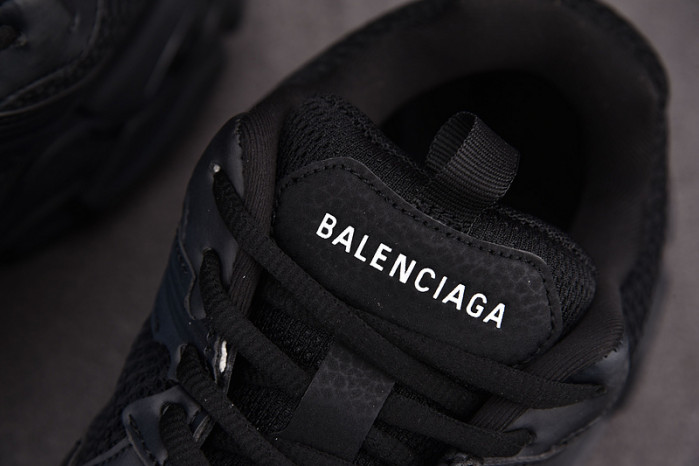 Ba*len*cia*ga track 3.0