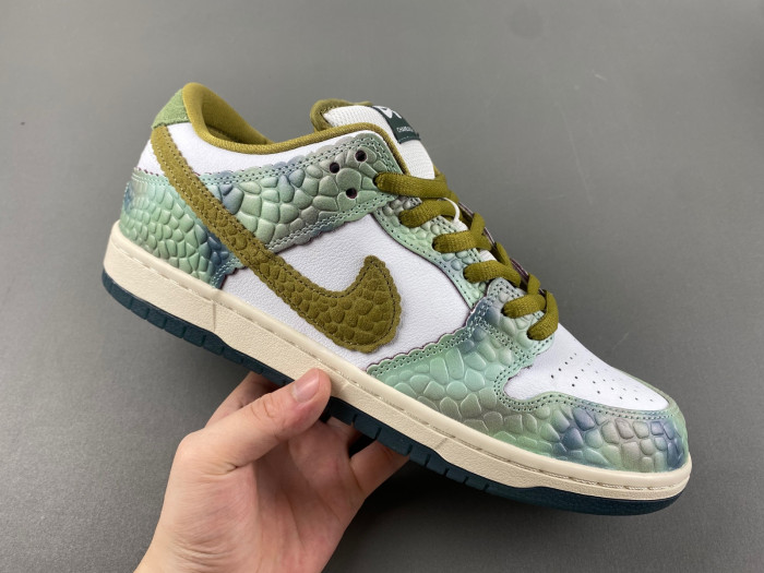 alexis sablone x nike sb dunk low hj3386-300