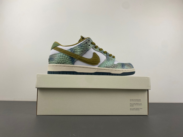 alexis sablone x nike sb dunk low hj3386-300