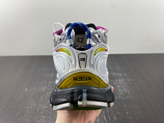 Ba*len*cia*ga -runner