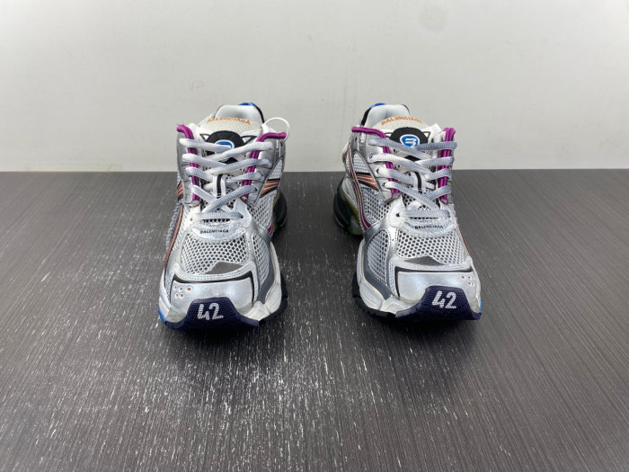 Ba*len*cia*ga -runner