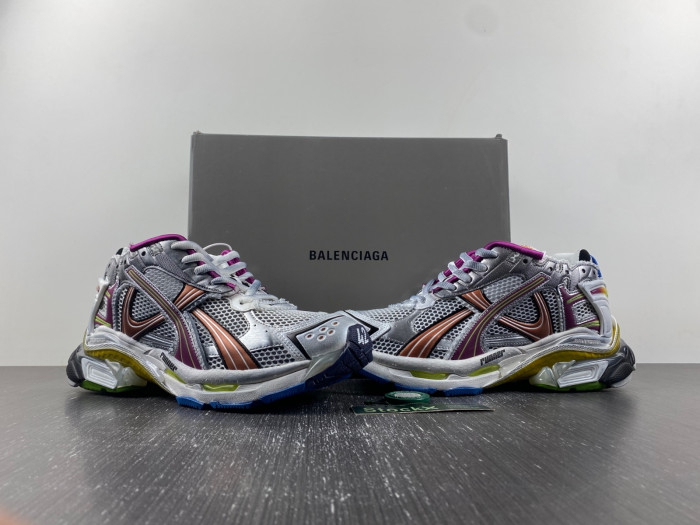 Ba*len*cia*ga -runner