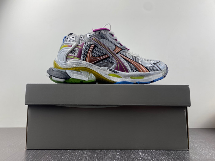 Ba*len*cia*ga -runner