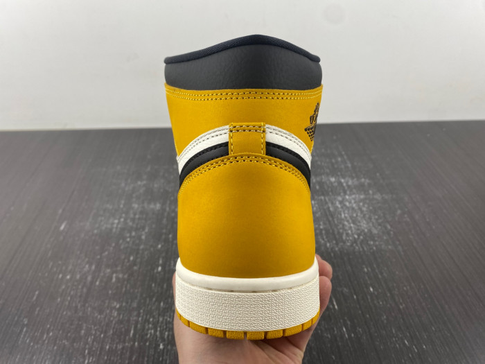 air jordan 1 high og "yellow ochre" dz5485-701
