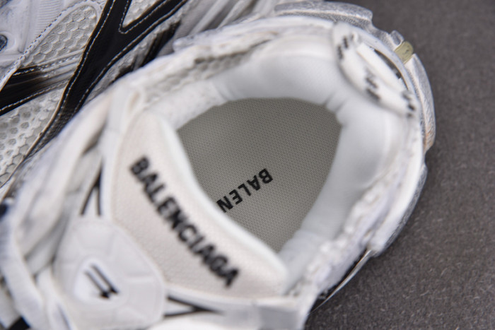 Ba*len*cia*ga -runner