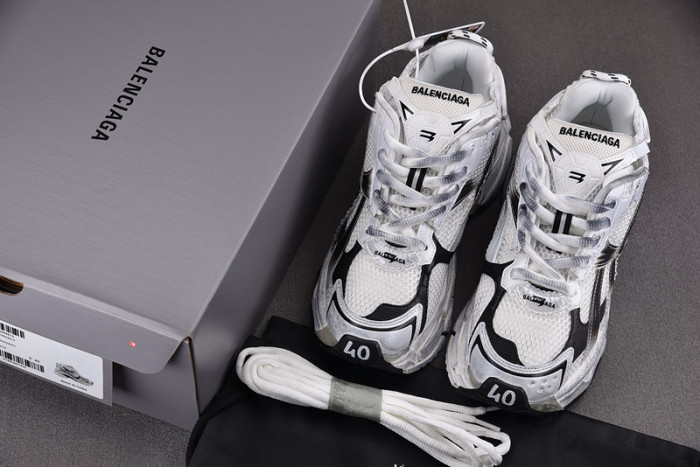 Ba*len*cia*ga -runner