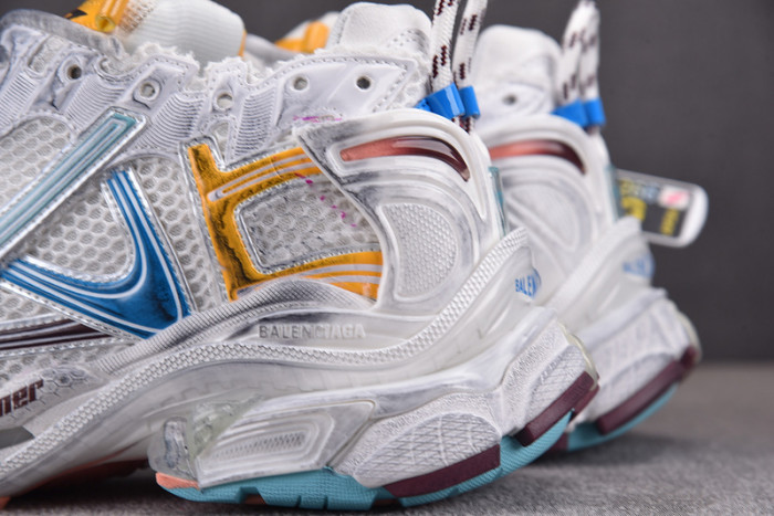 Ba*len*cia*ga -runner