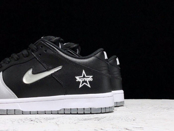 x nike sb dunk low silver black  ck3480-001