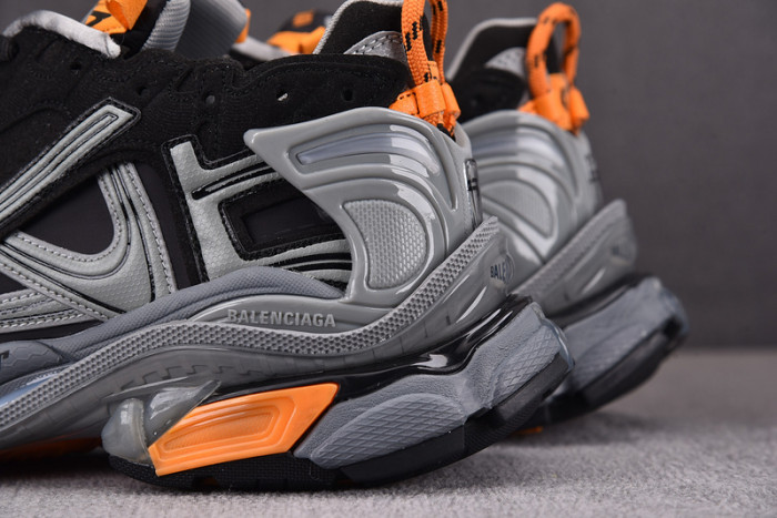 Ba*len*cia*ga -runner