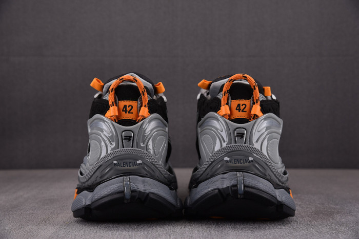 Ba*len*cia*ga -runner