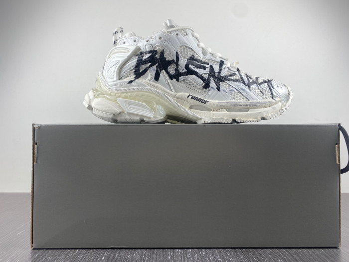 Ba*len*cia*ga -runner