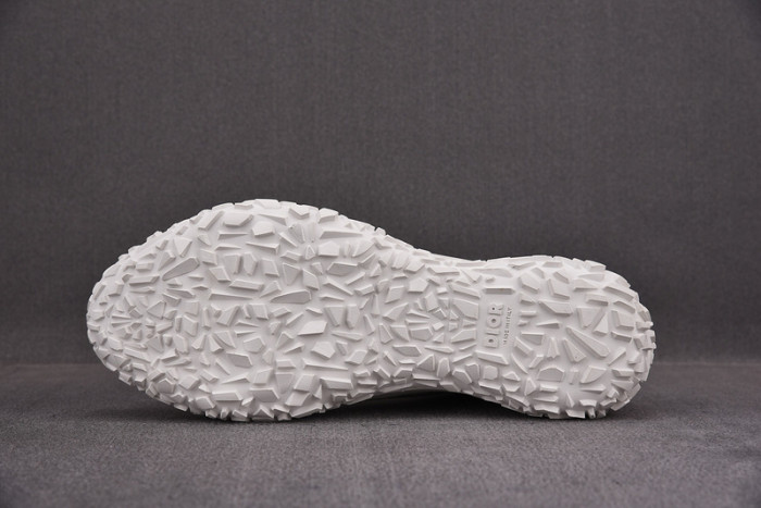 d10r b28  oblique high top sneaker