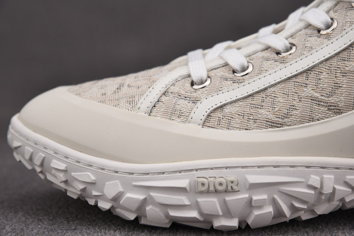 d10r b28  oblique high top sneaker