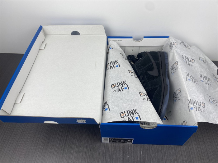 undefeated x dunk low 