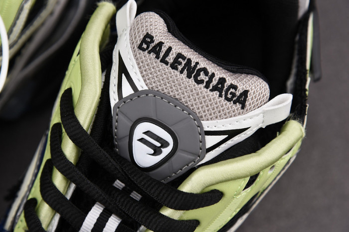 Ba*len*cia*ga -runner