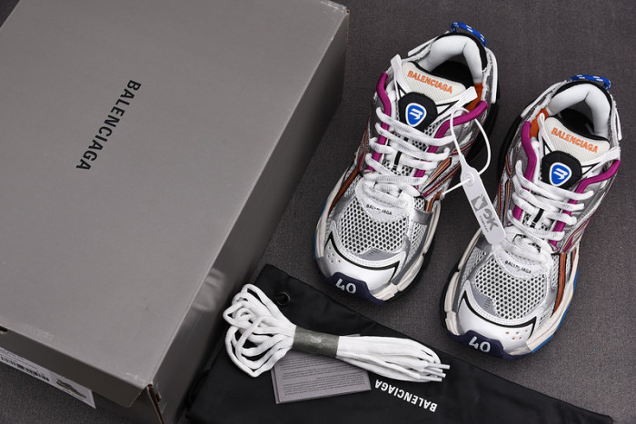 Ba*len*cia*ga -runner