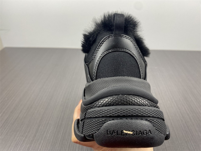 blcg sneaker triple.s.