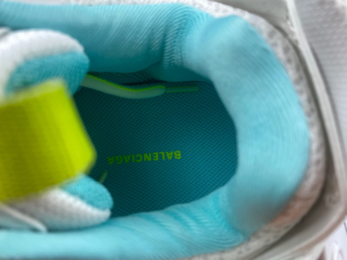 Ba*len*cia*ga track 3.0