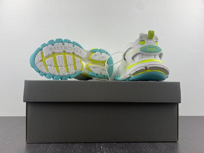 Ba*len*cia*ga track 3.0