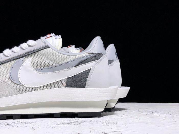 nike ld waffle sacai summit white  bv0073-100