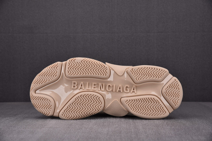 Ba*len*cia*ga triple s