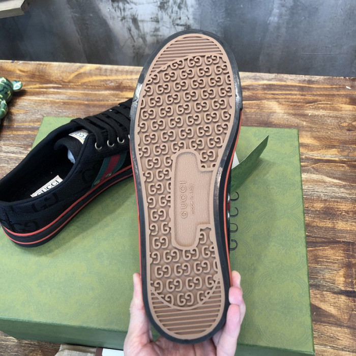 G*u*i  low-top sneaker