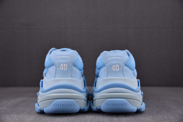 Ba*len*cia*ga triple s