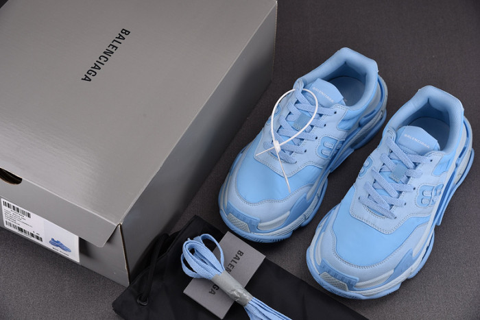 Ba*len*cia*ga triple s