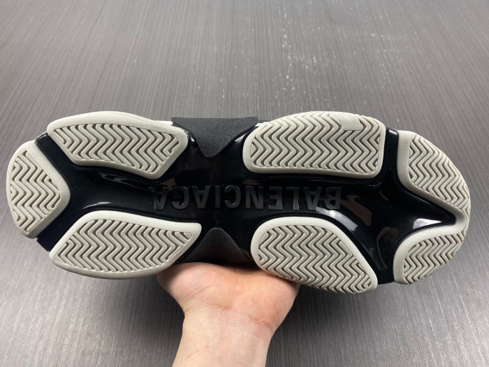 blcg sneaker triple.s.