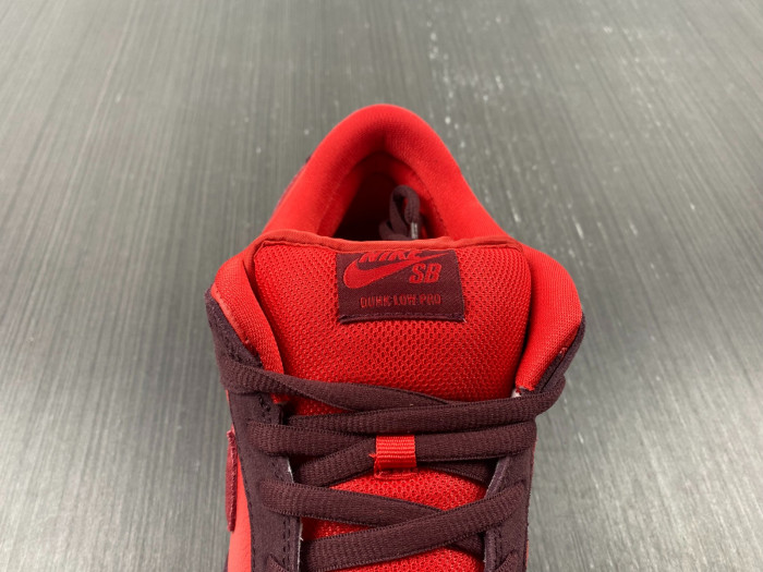 nike sb dunk low cherry dm0807-600