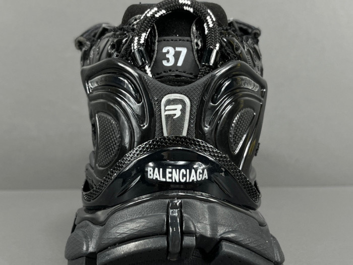 Ba*len*cia*ga -runner