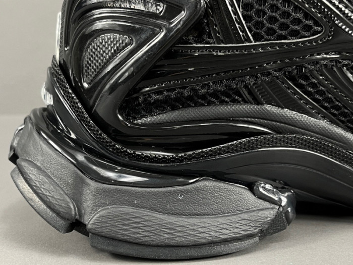 Ba*len*cia*ga -runner