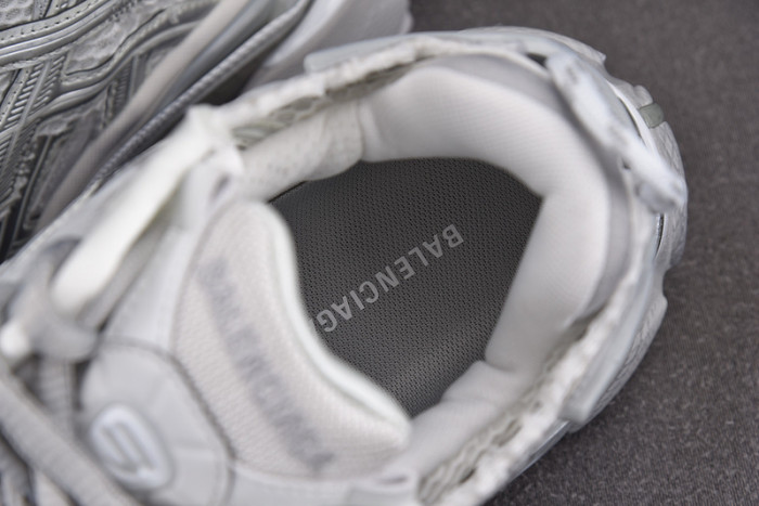 Ba*len*cia*ga -runner