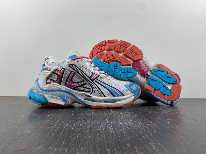 Ba*len*cia*ga -runner