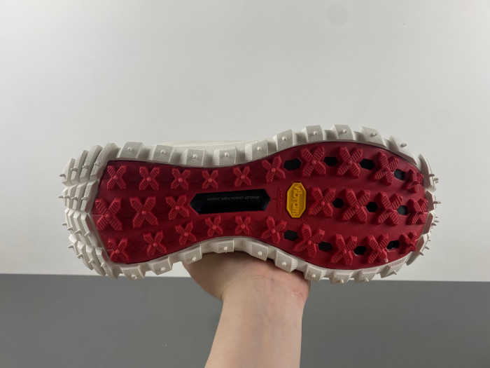 moncler trailgrip gtx