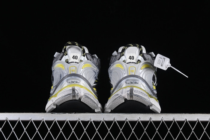 Ba*len*cia*ga -runner