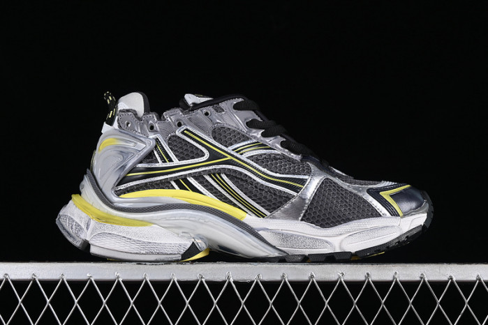 Ba*len*cia*ga -runner