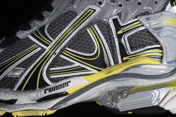 Ba*len*cia*ga -runner