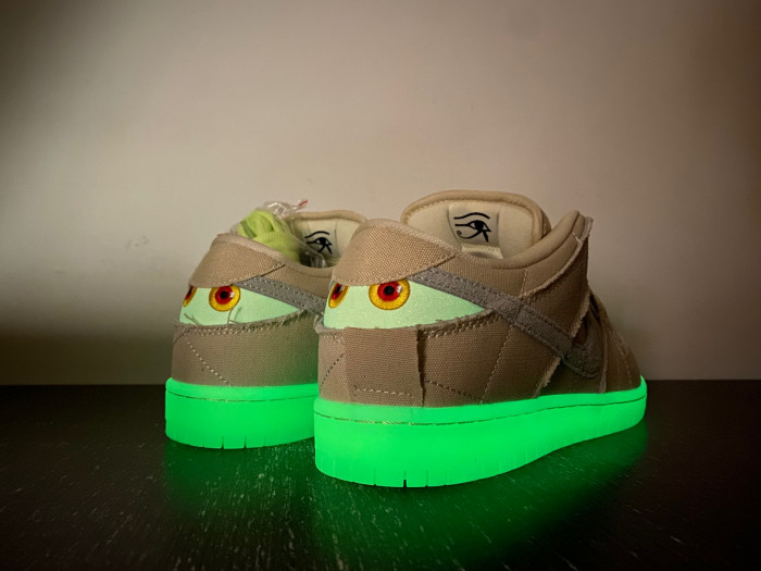nike sb dunk low “mummy” dm0774-111