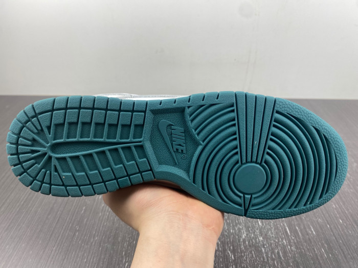 nike dunk low gs white green grey fd9911-101