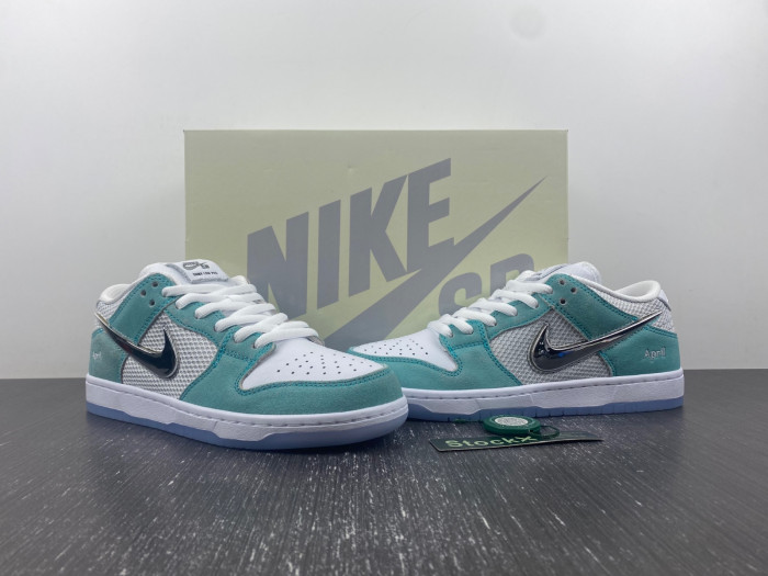 nike sb dunk low april skateboards fd2562-400