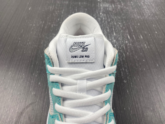 nike sb dunk low april skateboards fd2562-400